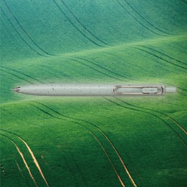 Mitsubishi Pencil UMNSFT05D.6 Gel Ballpoint Pen Uni-Ball One F 0.5 D Green