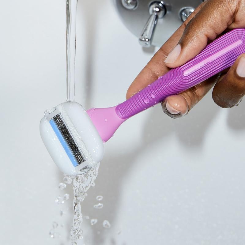 Flamingo Moisture Plus Razor Set with 2 Blade Cartridges &