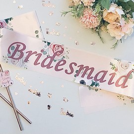 Bridesmaid Hen Party Sash (Pack of 1) - Rose Gold Satin Floral Sash with Pink Text for Women and Girls Bachelorette Parties - Bridal Party Favours - Wedding Accessories