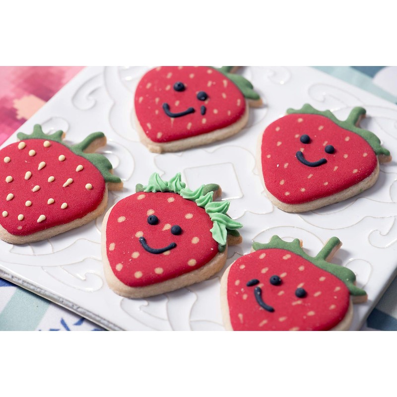Decora 0255194 Plastic Pineapple and Strawberry Cookie Cutter Set of