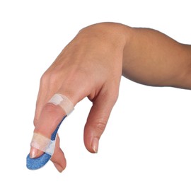Finger Splint – Recommended for Finger fractures, Trauma or Injury to The Finger. Immobilizes and stabilizes The proximal interphalangeal Joints. (Small - 5.7 cm - Splint + Tape)