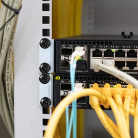 kwmobile 50 x M6 Steel Cage Nuts - for 10 Inch 19 Inch Rack Network Cabinet - with Nuts Screws Washers - Cage Nut Set Black