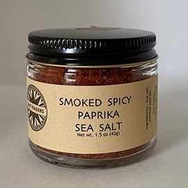 Salt Traders Spanish Wood-Smoked Spicy (Hot) Paprika Flavor, Gourmet Infused Sea Salt - 1.5 oz Net Wt.