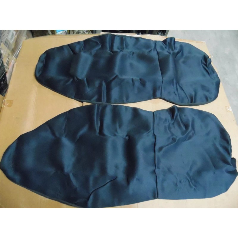 AXIUS 5040614 TRADITIONAL UNIVERSAL BUCKET SEAT COVERS WHIT HEADREST SET