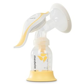 Medela Harmony Essentials Pack – Set with Harmony Manual Breast Pump, PersonalFit Flex Breast Shield, Breast Milk Bags and Nursing Pads – Ideal for on the go