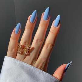 KQueenest Baby Blau Press On Nails Mittel Mandel - Acryl Nägel zum Aufkleben, Natürlich Einfarbig Fake Nails Fingernägel zum aufkleben, Glänzende Gel Full Cover Kunstnägel für Frauen 24 Stück