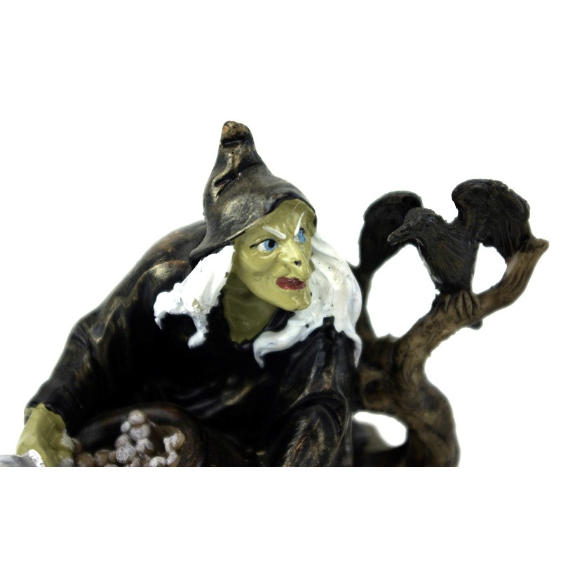 GeKi Trend Little Witch with Cooking Pot and Raven Fantasy