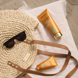 Biopoint Solaire Sublimating Sun Lotion for the Body with Tan Accelerator Gives Golden and Radiant Skin 200ml with Extreme Repair Shampoo 10ml