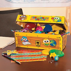 Fun Express 100 Piece School Classroom Awards and Incentives Treasure Chest