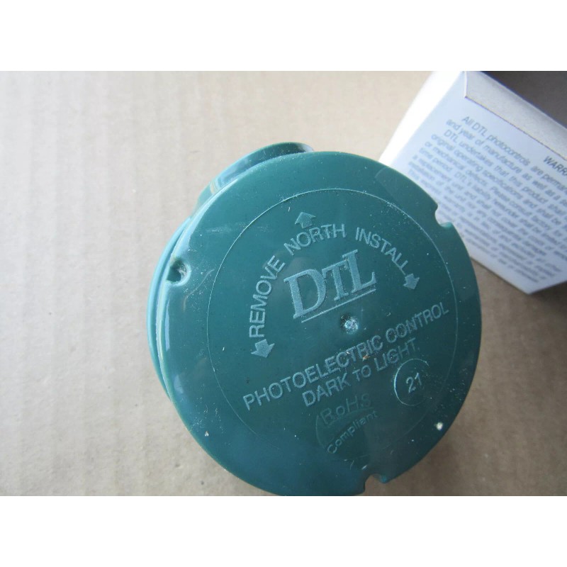DTL DSS124N1.5TJJE Dark to Light Outdoor Photoelectric Control 120-277V New