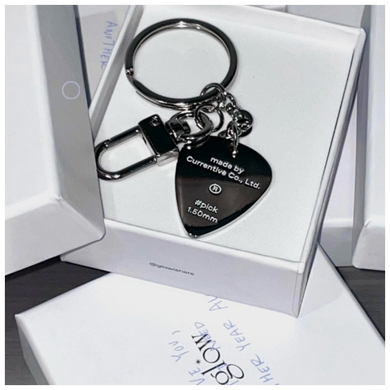 GLOW Guitar Pick Keychain 1ea