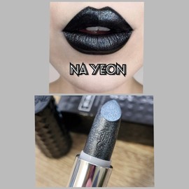 KAT VON D STUDDED KISS LIPSTICK  SHADE: NAYEON ~ FULL SZ ~NEW WITH BOX