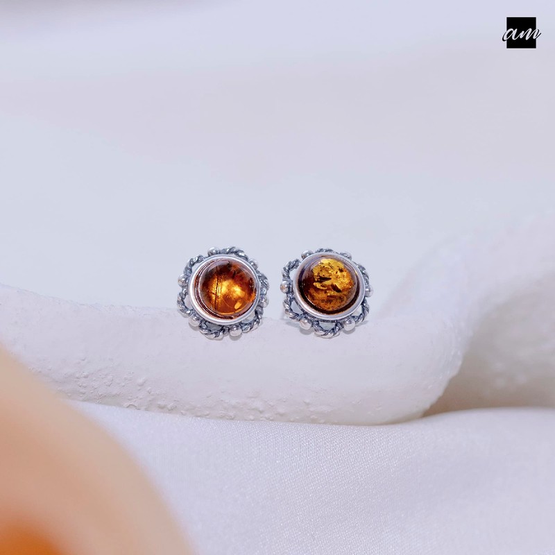 Amberta 925 Sterling Silver with Baltic Amber - Stud Round
