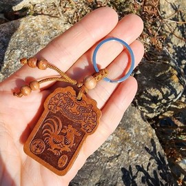삼재막이 액막이 복숭아나무 십이지 닭띠 키링 (WBAF961) Three Year Blocker Peach Tree Zodiac Chicken Keyring (WBAF961)