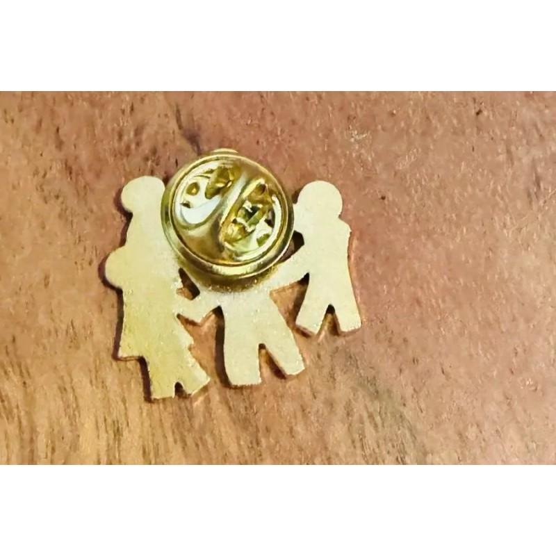 Paper Doll Pin, 5 Paper Doll Figure in Circle