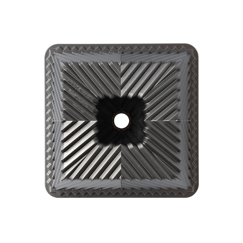 Nordic Ware Bundt Squared Pan, 10-Cup Capacity, Graphite