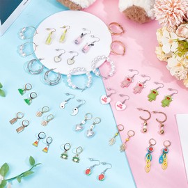 UNICRAFTALE 21Pairs 2 Colors Resin Hoop Earring Cute Summer Earrings Weird Earrings for Women Funny Drop Dangle Earring Pink Heart Frog Ear Hooks for Women Summer Gifts