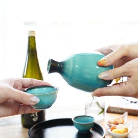 COTONOHA Handcrafted Mino Ware Sake Set with Turkish Crackle Glaze – 11 fl oz Ceramic Tokkuri and Cups for Hot & Cold Sake, Durable Japanese Pottery Gift & Home Decor (Blue)