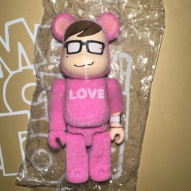 Medicom Toy BE@RBRICK 🧱SERIES 26 Artist Flocked Love Shingo Fugimori