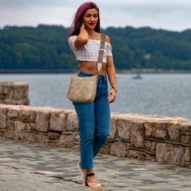 BOSTANTEN Crossbody Bags for Women Trendy Vegan Leather Hobo Purses Shoulder Handbags With Wide Shoulder Strap Light Brown