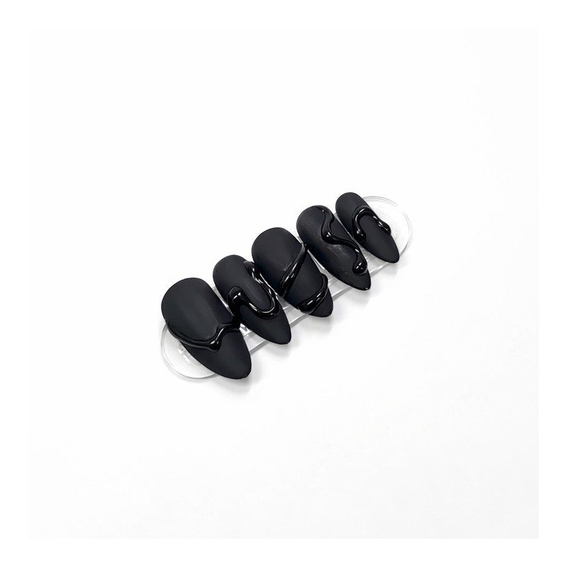Back In Black ➿️ - Short Oval / Back In