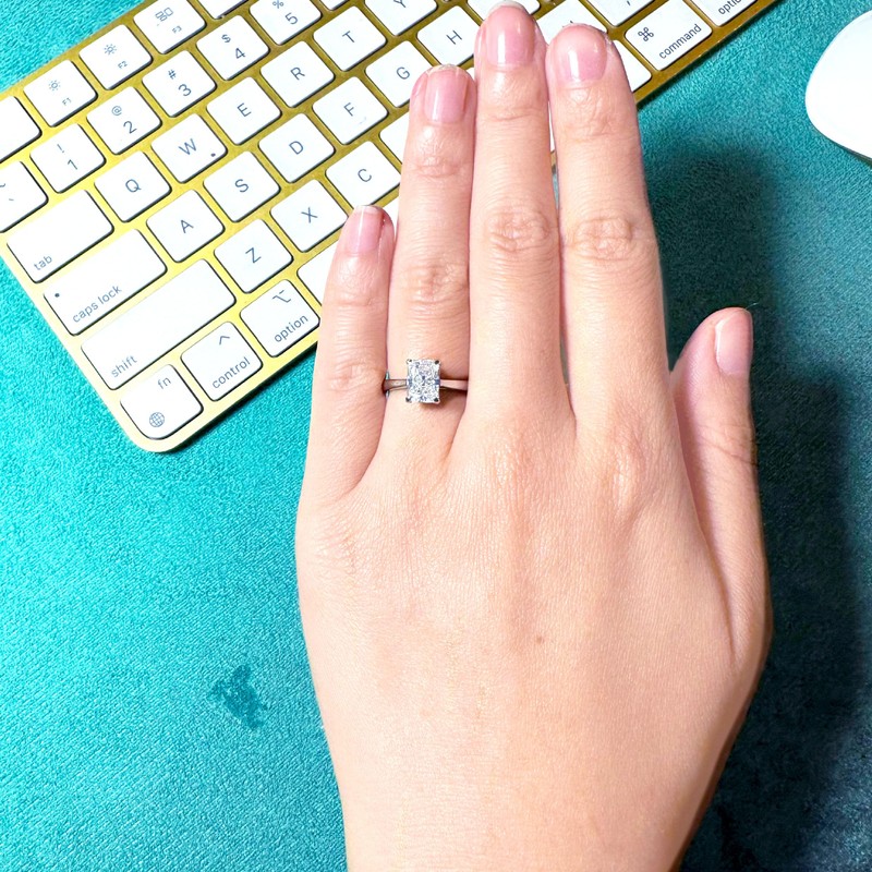 2Carat Radiant Cut White Moissanite Diamond Solitaire Engagement Ring (4)