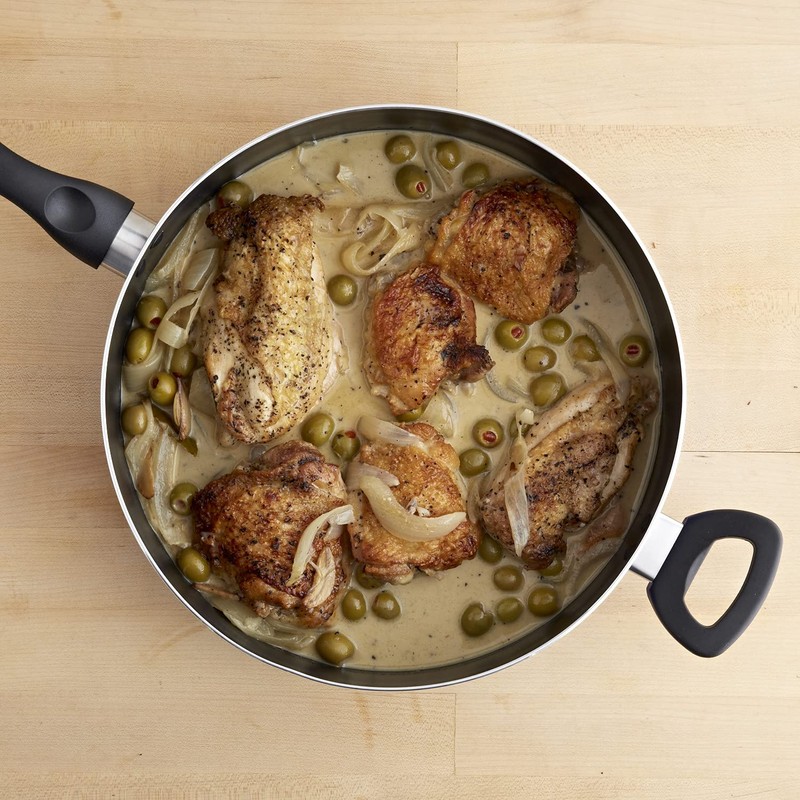 IMUSA USA Jumbo Cooker with Lid, 11-Inch, Black