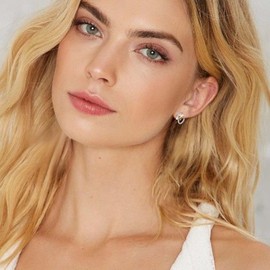 EleQueen Dainty Gold Enamel Bumble Bee Hoop Earrings Cubic Zirconia Earrings for Women, Cubic Zirconia Honey Bee Earrings White Gold-Tone