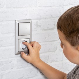 Sockets Child Lock without Gluing, Pack of 10, Suitable for Type F and Type L Sockets, in White, with Key, Socket Protector for Plugging, Socket Child Lock, Baby Socket Safety