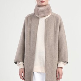 Lala 라라 뉴 자석 털 목도리-베이지 (캔버스백 증정) (LALAF174) Lala New Magnetic Fur Scarf - Beige (Canvas Bag Gift) (LALAF174)