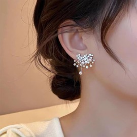 Xmsrn Vintage Crystal Pearl Stud Earrings Rhinestone Star Earrings Boho Pearl Crystal Earrings Crystal Cluster Earrings For Women, Zinc, No Gemstone