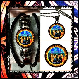 JOURNEY ANYWAY YOU WANT IT SET OF THREE BRACELET NECK. PIN