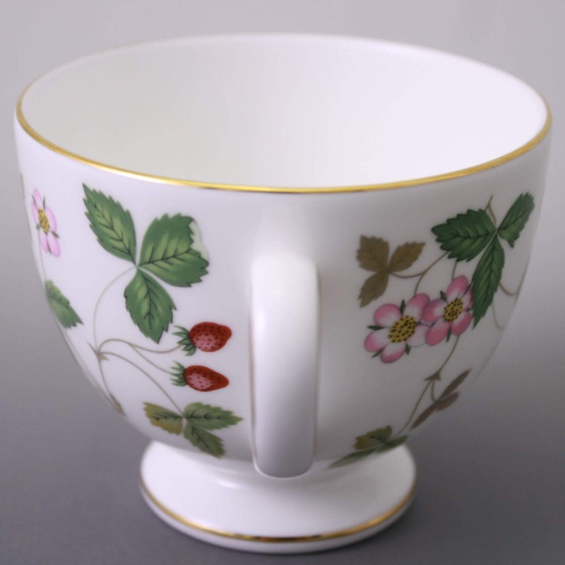 【正規輸入品】Wedgwood Wild Strawberry Cup and Saucer (Leigh) Wedding Gift 1053289