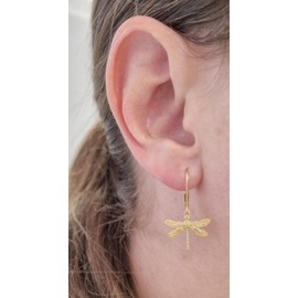 GLOWYBOX GLOWYBOX Gold Plated Dragonfly Earrings with Filigree Dragonfly Length 16 mm - Gold Dragonfly Art Deco Design Gift for Women, Girls, Metal Yellow Gold