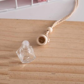 4pcs 8ml Refillable Car Hanging Glass Perfume Bottle Diamond Shaped Pendant Perfume Aromatherapy Bottle Hanging Diffuser Bottle Air Fresher Ornament Vials & 1 Plastic Funnel and 1 Plastic 3ml Dropper