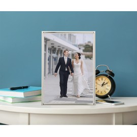 YiPinYin 5x7'' Simply Silver Metal Picture Frame 2pack, Elegant Silver Plated Photo Frames 5x7'' With Soft Touch Velvet Backing for Desktop and Wall Décor