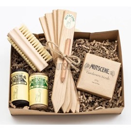 Nutscene Hands-on Gift set for Gardeners- in vintage style packaging