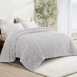 Whale Flotilla Cuddly Blanket, Fluffy Blanket with 3D Jacquard Pattern, Exquisite and Warm Sofa Blanket for All Seasons, 150 x 200 cm, Light Grey