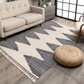 Well Woven Zella Ivory Tribal Diamond Medallion (5'3" x 7'3") Area Rug