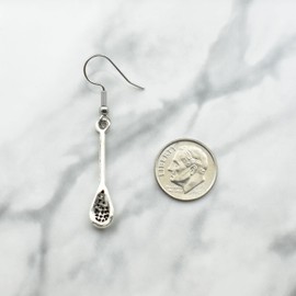 Lacrosse Stick Earrings in Silver Toned Metal. Lacrosse Earrings. Lacrosse Gifts. Lacrosse Jewelry. Lacrosse Charm.