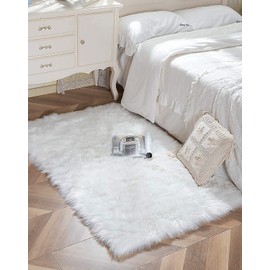 HEQUN Faux Fur Rug, Fluffy Rug, Shaggy Rugs,Faux Sheepskin Rugs Floor Carpet for Bedrooms Living Room Kids Rooms Decor (White, 60 X 90 CM Square)