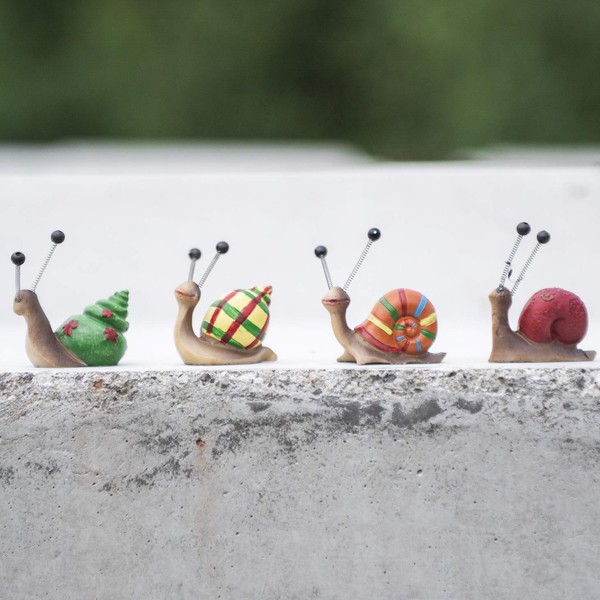 Garden Mile® Set of 4 Brightly Coloured Shell Snail and