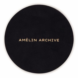 AMÉLIN ARCHIVE Glass Paperweight for Office Desk, Cute Desk Accessory with Felt Backing and Dome Design (Florale)