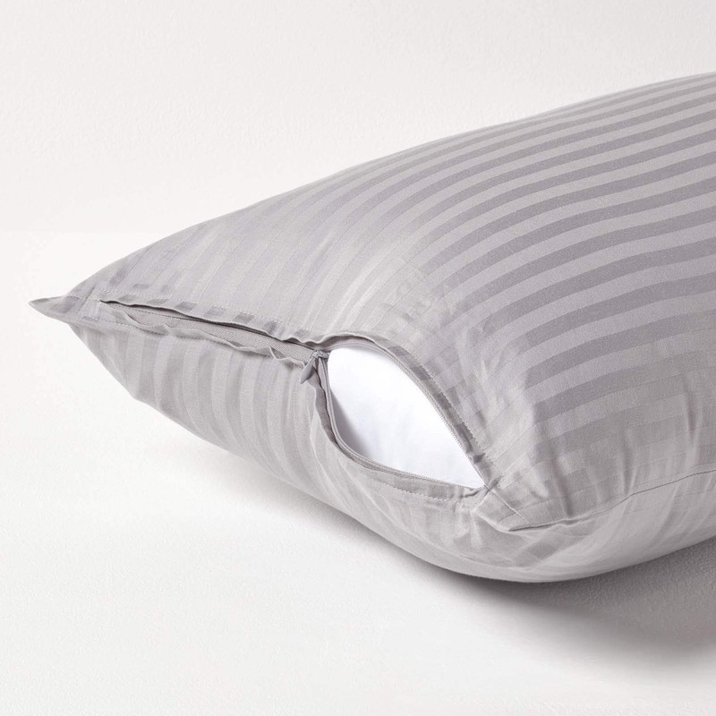 HOMESCAPES Damask Cushion Cover 40 x 80 cm Silver Grey