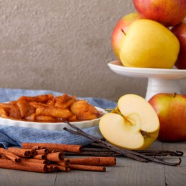 Yankee Candle Sugared Cinnamon Apple Scented, Classic 22oz Large Jar Single Wick Aromatherapy Candle, Over 110 Hours of Burn Time, Perfect for Fall and Autumn Home Décor