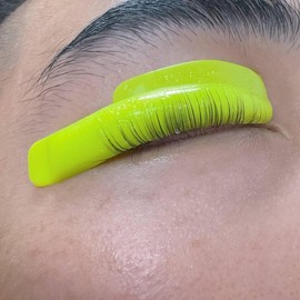 Liber Beauty Eyelash Lift Pads Reusable Silicon Lash Perm Rod 5 Sizes L-Curl Eyelash Lifting Shield DIY Use at Home or Salon Lash Perming Tool (Lemon yellow)