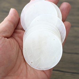 RISEON 100 PCS Round Natural Capiz Sea Shell Discs (50mm) with Two Holes for Jewelry Making, Decoration, Wind Chimes, Door Curtain,Wall Hanging Crafts (Natural White)