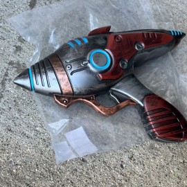 Bethesda Fallout Laser Hub’s Alien Blaster Pistol Replica Foam  Video Games  TV show