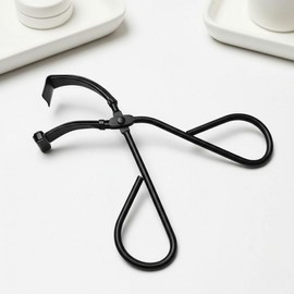 Point Design Mini Under-Lash Curler for Partial Curling (6.5x9cm) Black 5ea