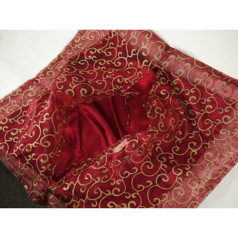 1 x table runner and 2 x cushions in a